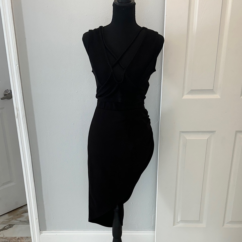 Elegant Black Sleeveless Dress